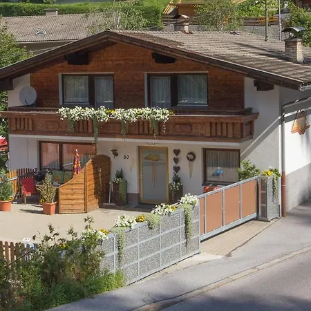 Ferienhaus Bergblick Nyaraló *