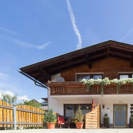 Ferienhaus Bergblick Nyaraló *